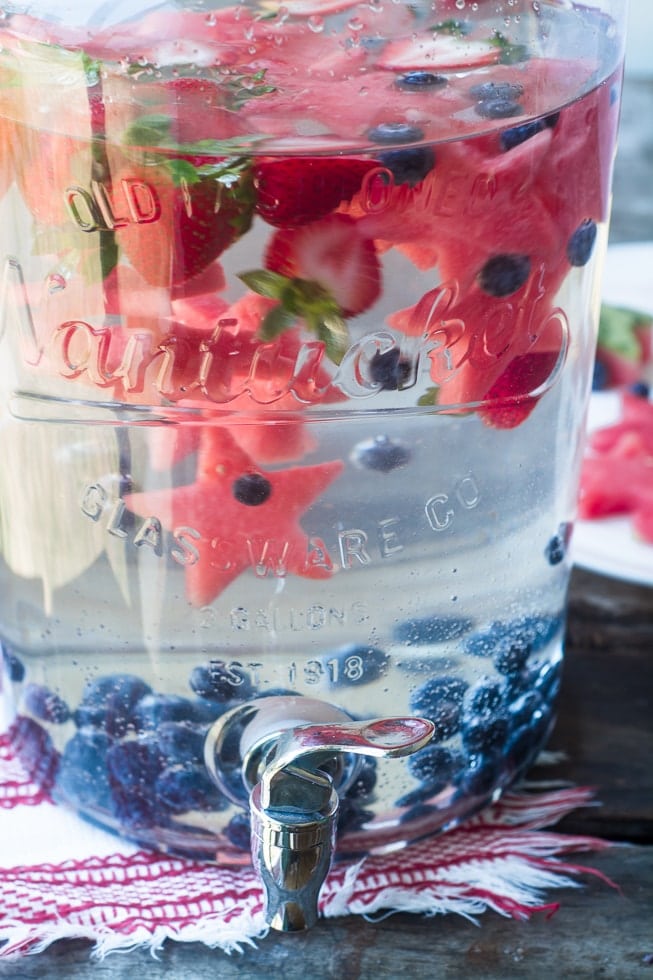 Star Spangled Fruit Infused Water is the patriotic way to stay hydrated this summer! www.superhealthykids.com