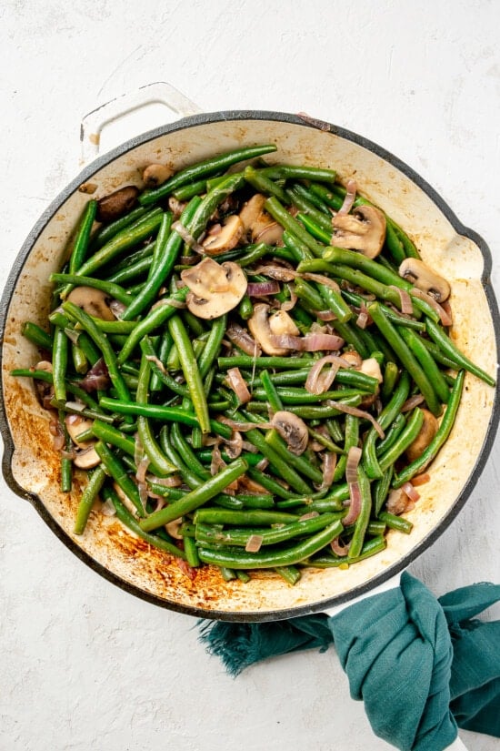 Cooked String Beans with Mushrooms