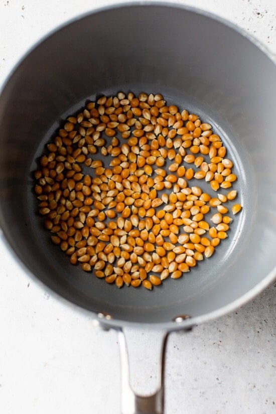 popcorn kernels in pot