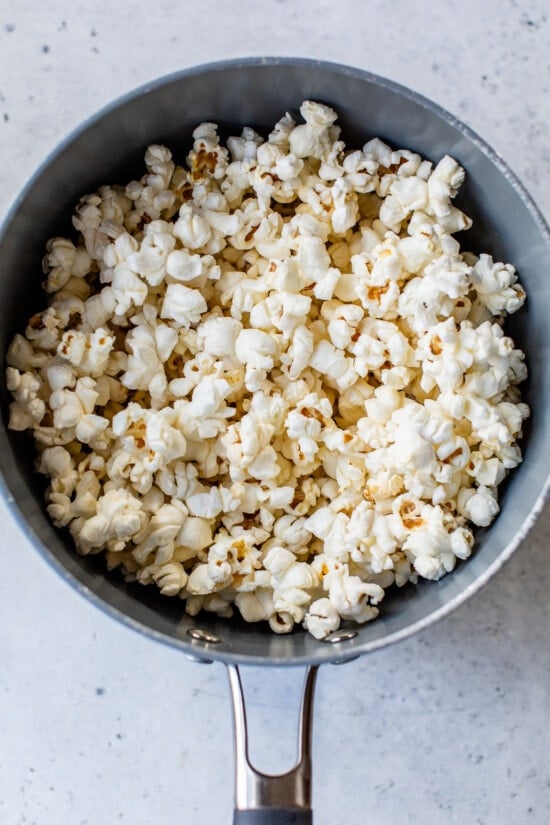 Popcorn in pot with no oil